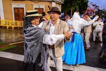 Valsequillo celebra la romería ofrenda a San Miguel/Antonio Alí y TA.